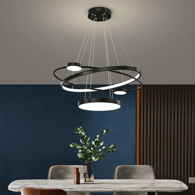 Moderne kristallen kroonluchter met creatieve en luxe verlichting