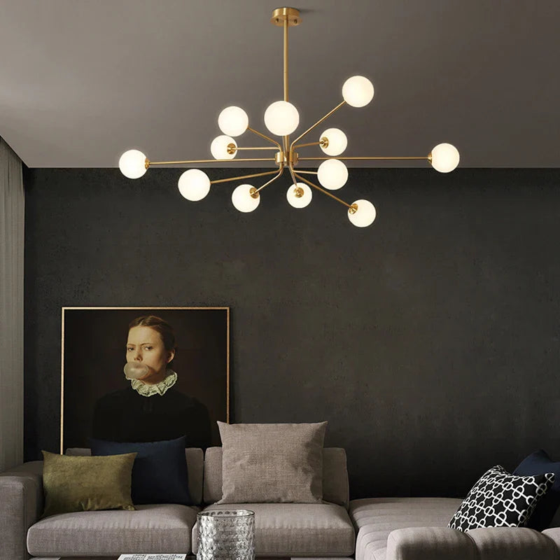 decoratieve koperen kroonluchter voor een Scandinavisch interieur