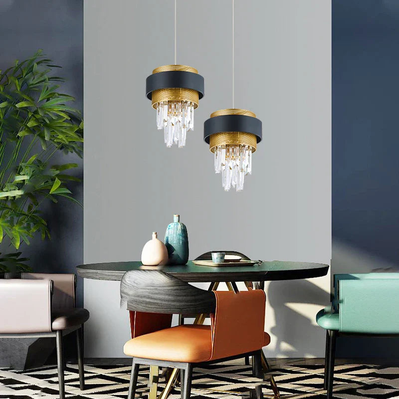 Luxe kristallen kroonluchter in postmodern design voor elegant interieur