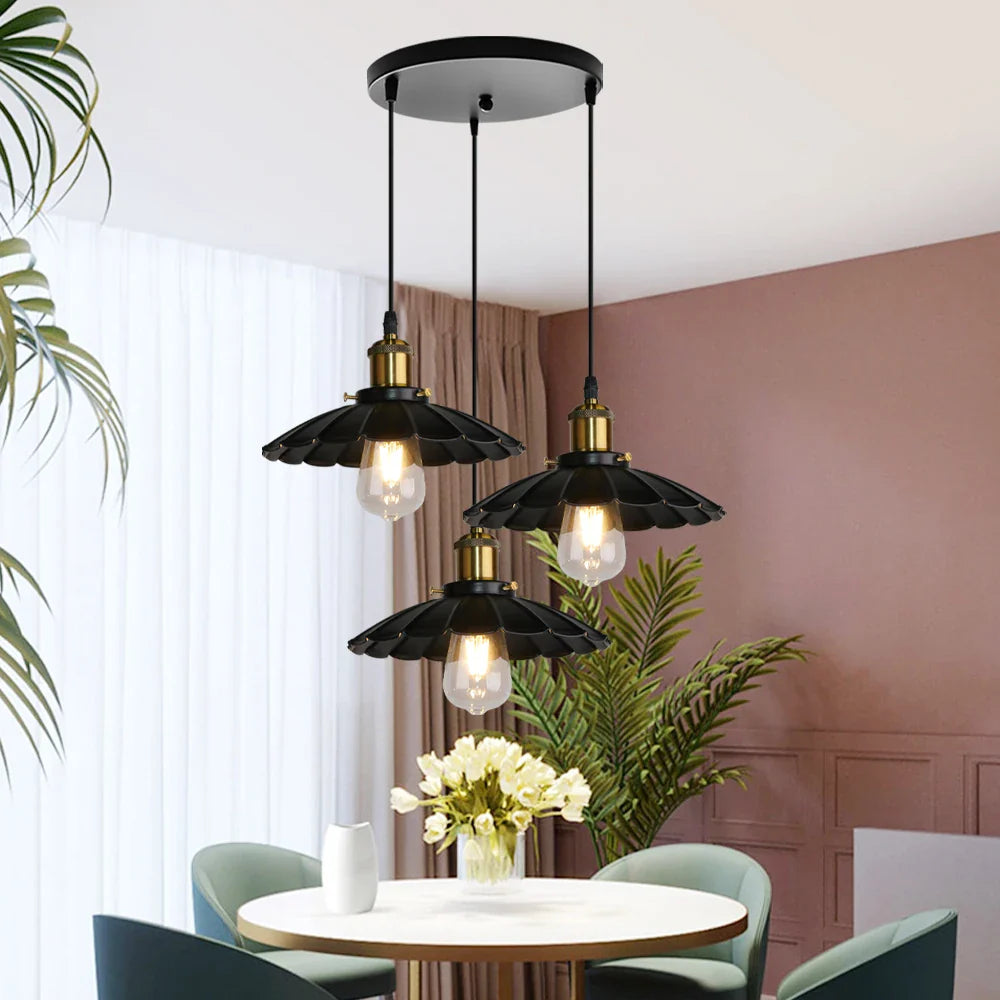 Vintage metalen hangende kroonluchter met design