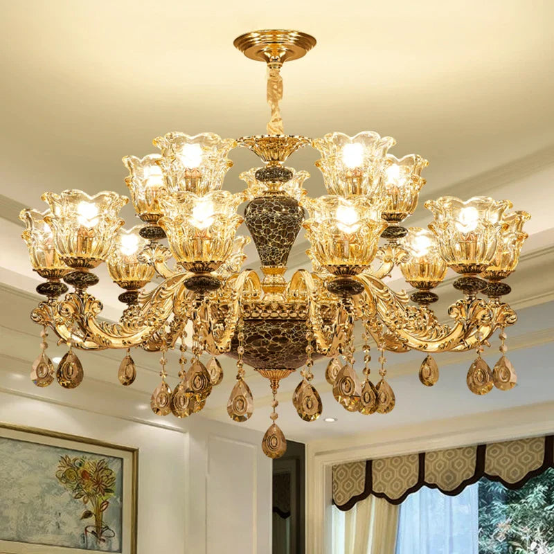 luxe kristallen kroonluchter voor een minimalistische sfeer
