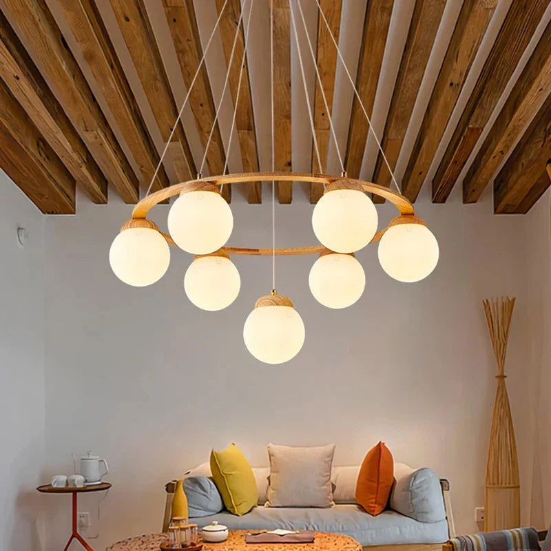Elegante hangende houten kroonluchter