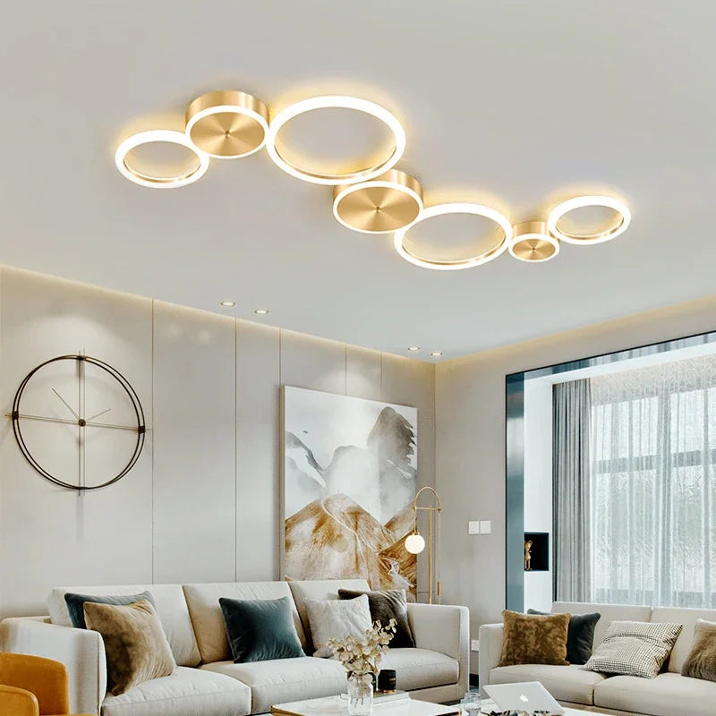 Elegante Gouden Ringen Verlichte Plafond Design