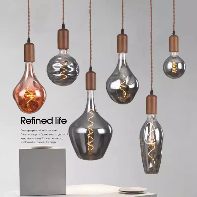 Retro kroonluchter van glas en hout