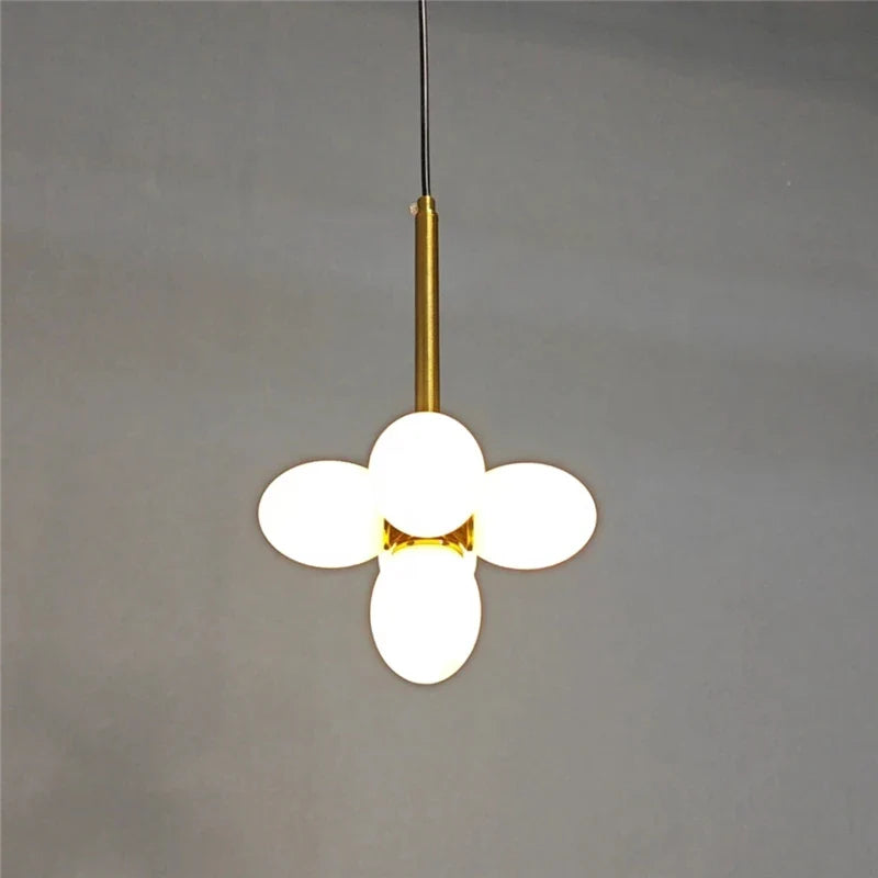 minimalistische glazen kroonluchter in eivorm voor moderne verlichting