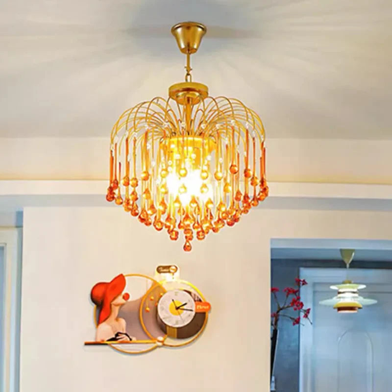 retro hangende kroonluchter van bruin glas, elegant en modern