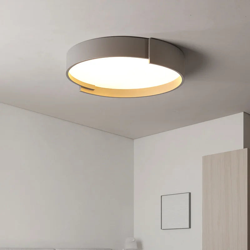 Design kroonluchter in helder interieur