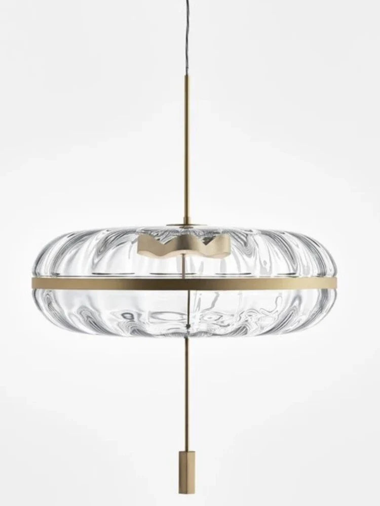 ronde glazen kroonluchter in nordisch design voor bar en restaurant