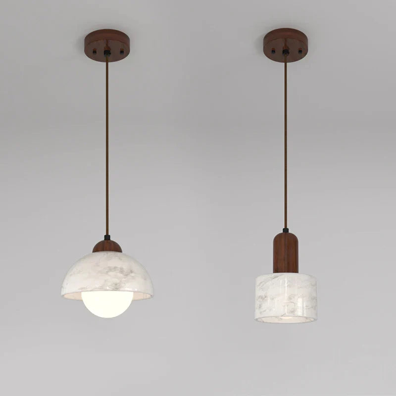Vintage houten kroonluchter met natuurlijk marmer in wabi-sabi stijl voor binnenhuisdecoratie