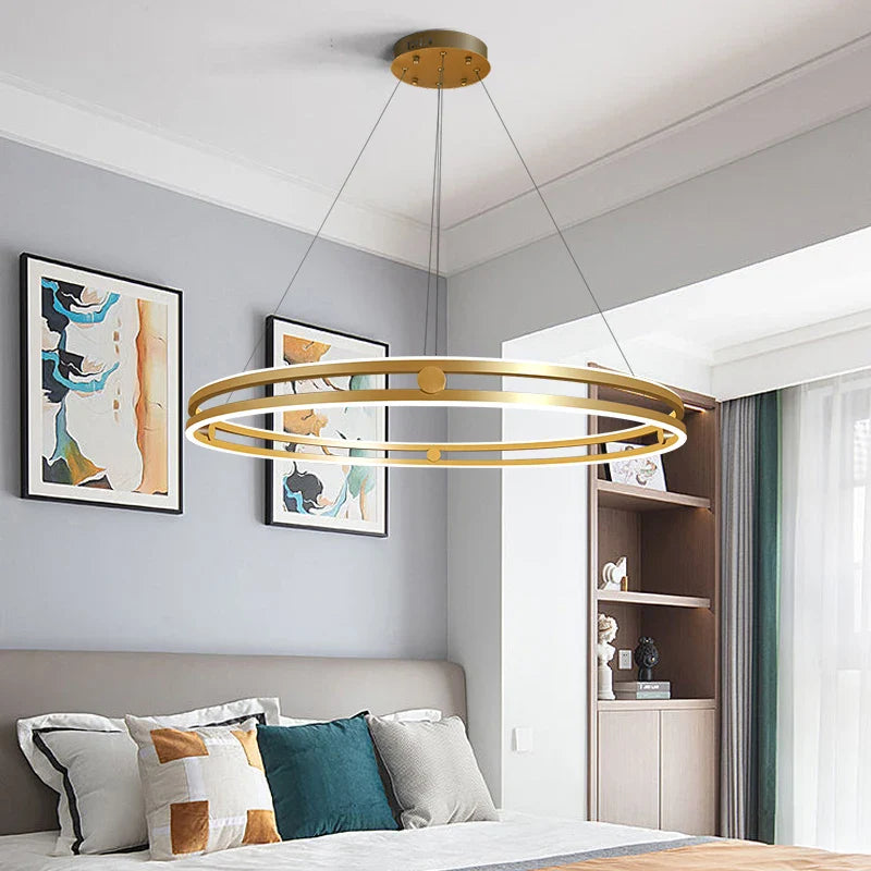ronde moderne hanglamp met creatief design voor een lichte binnenruimte