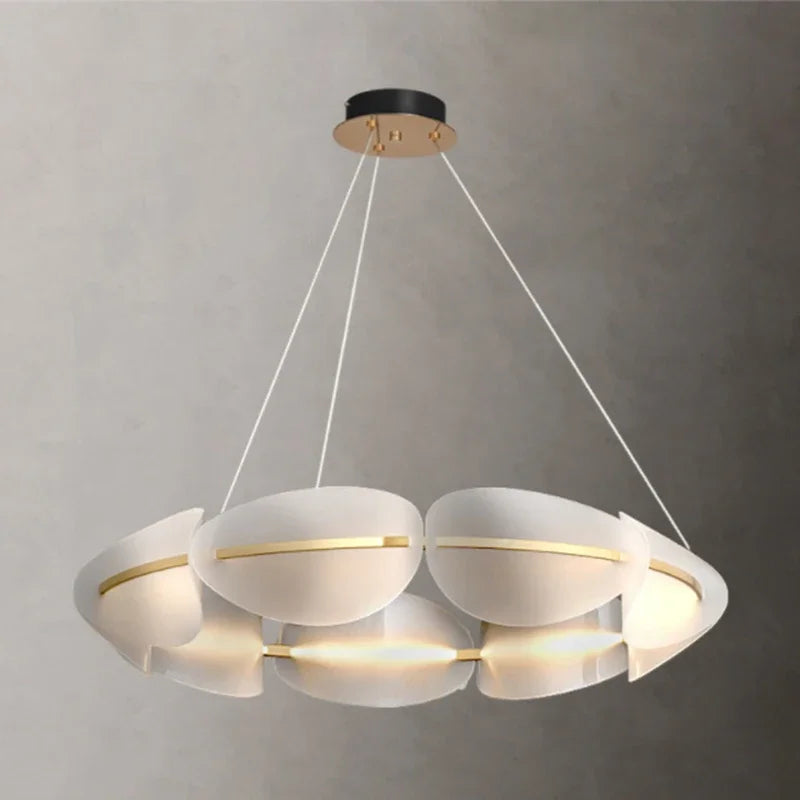 Creatieve Scandinavische kroonluchter met acrylbladeren