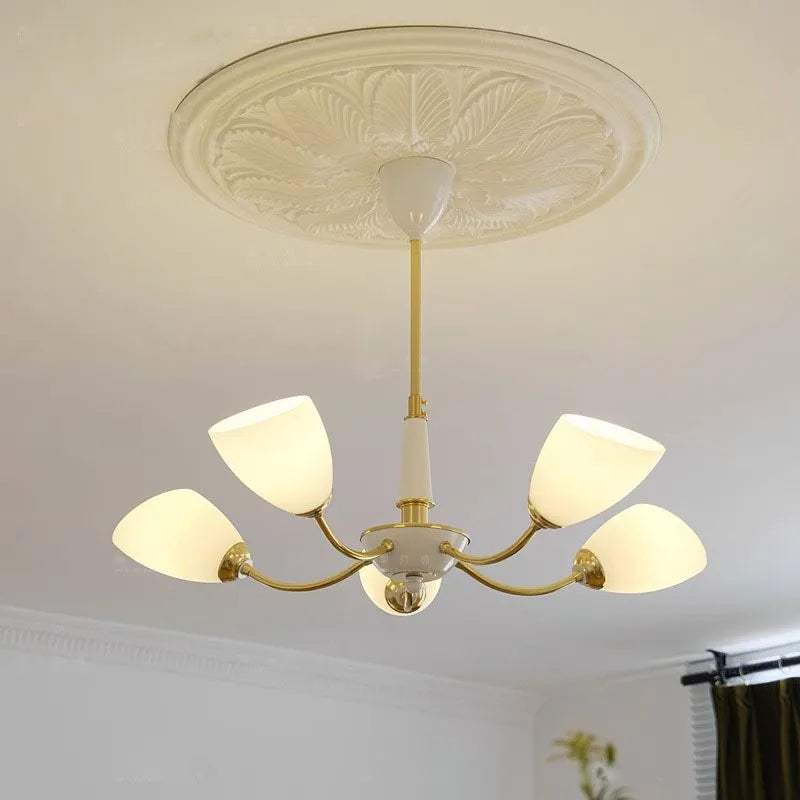 moderne led-kroonluchter in Scandinavisch design voor een elegant interieur