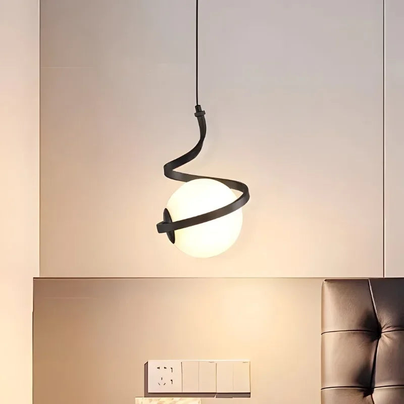designlamp van messing met modern design voor elegante interieurdecoratie