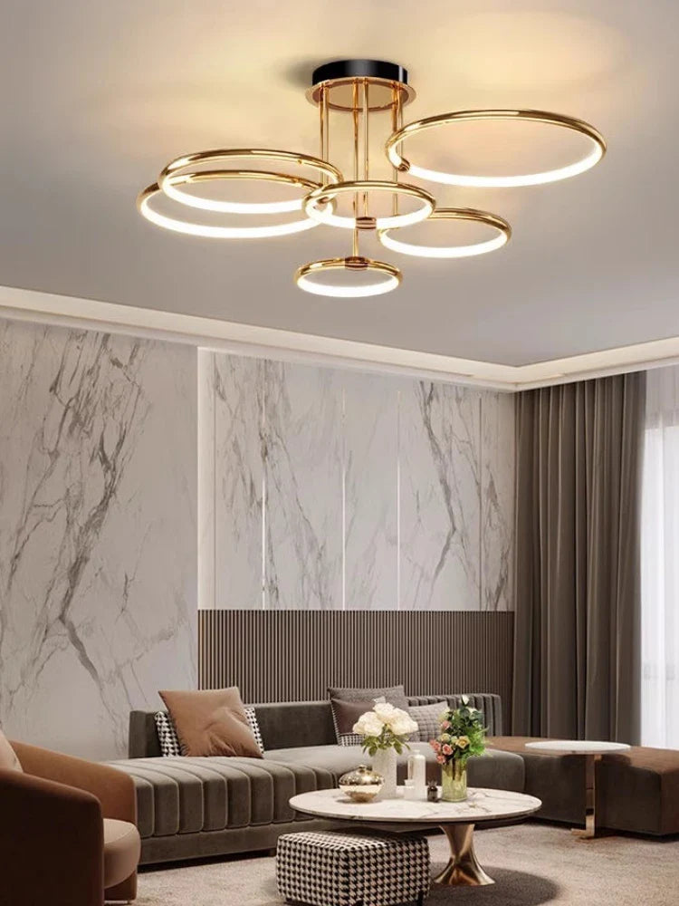 moderne decoratieve ringvormige kroonluchter voor een elegant interieur