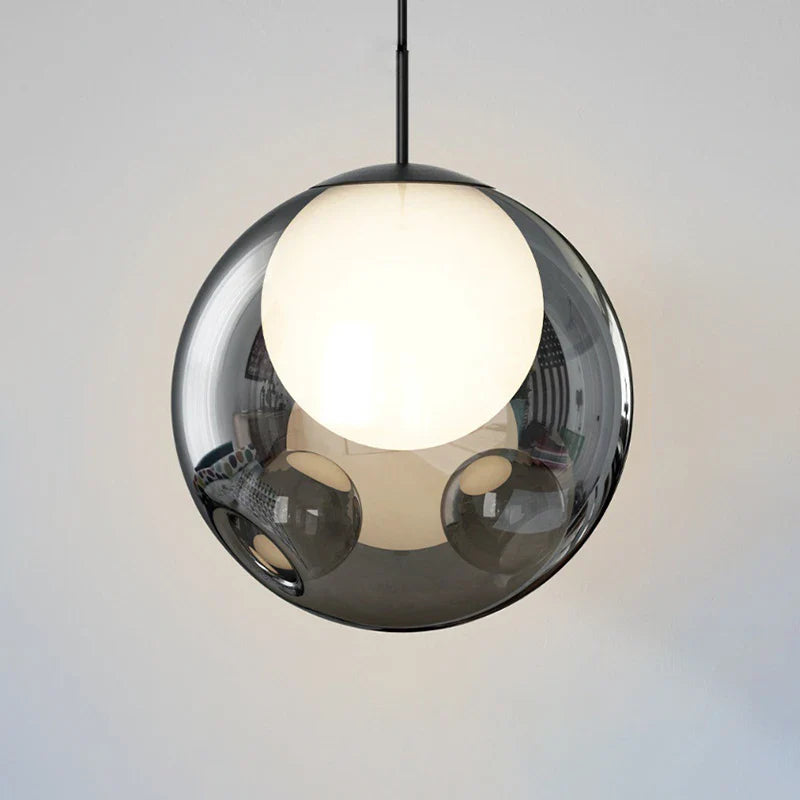 eenvoudige nordische glazen hanglamp voor binnen