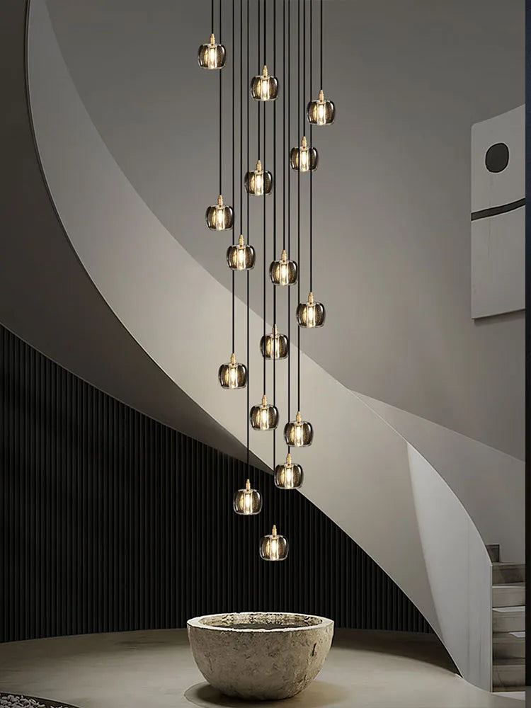 moderne zwarte en gouden kroonluchter met led-verlichting en elegant design