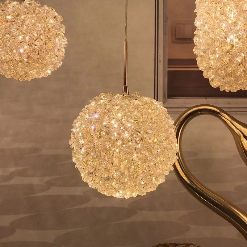 lichte LED kristallen kroonluchter voor een romantische en elegante sfeer