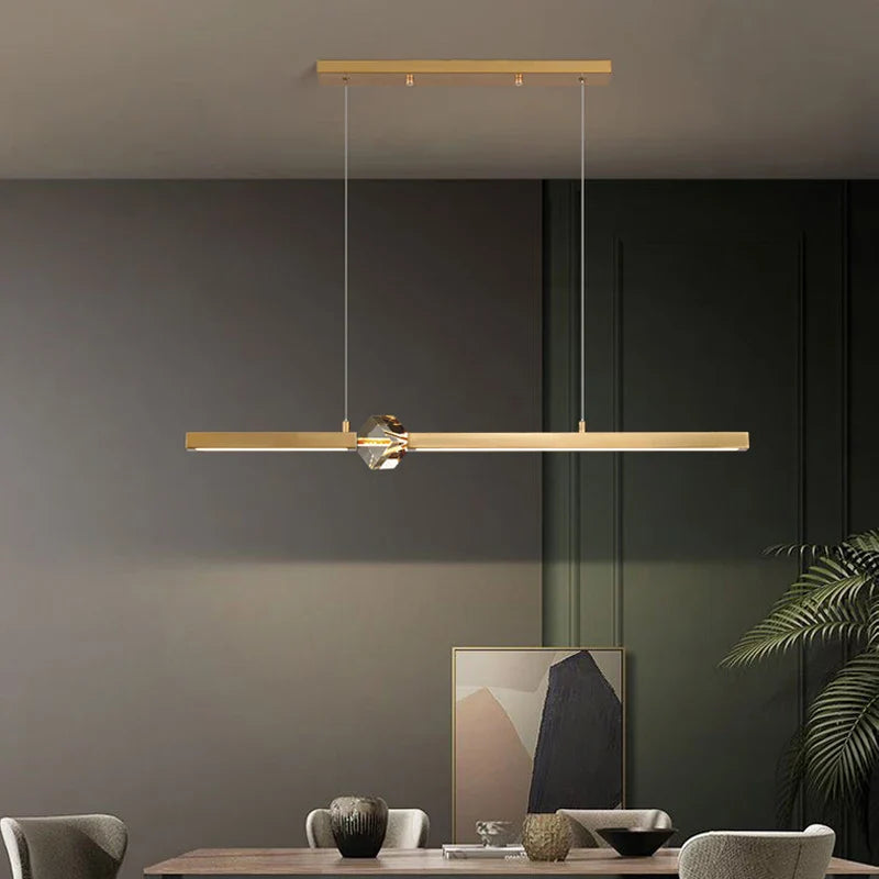 Minimalistische elegante gouden hangende kroonluchter