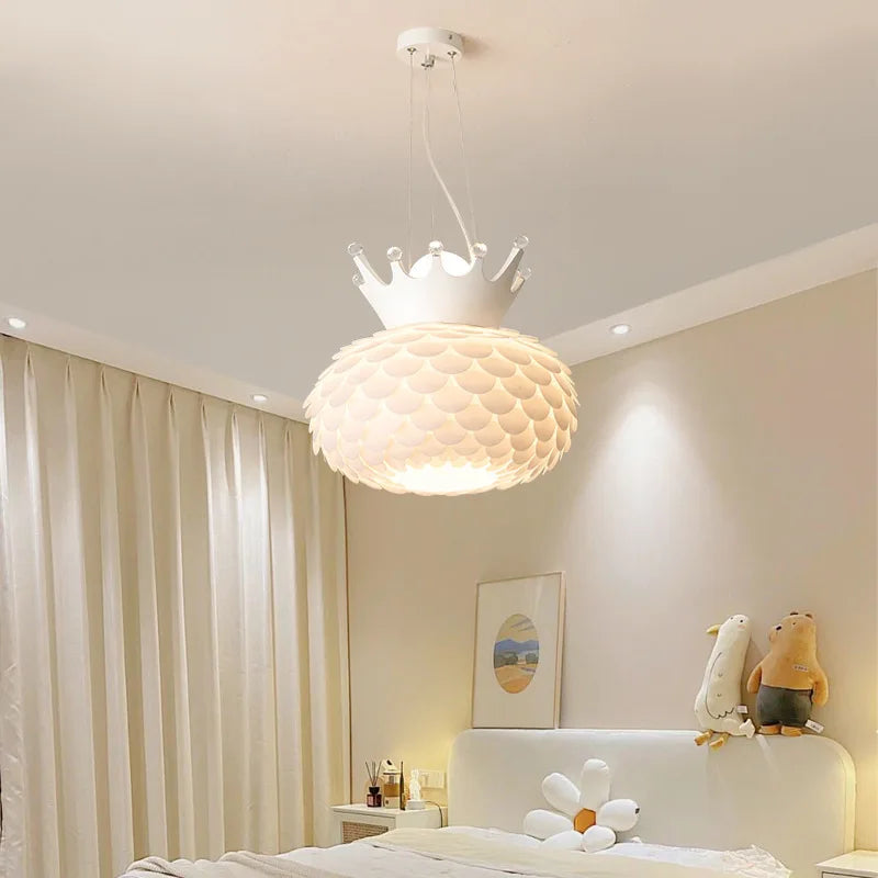 creatieve warme licht kroonluchter met modern design voor meisjeskamer