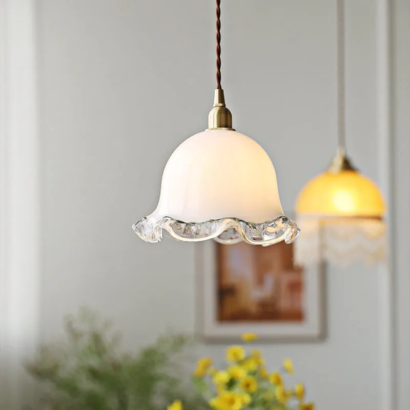 vintage glazen lampenkroon design Franse bloemknoppen