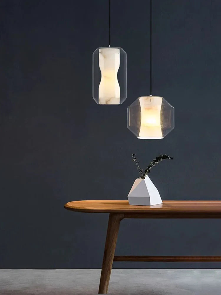 hanglamp van natuurlijk marmerglas in modern minimalistisch decoratief design