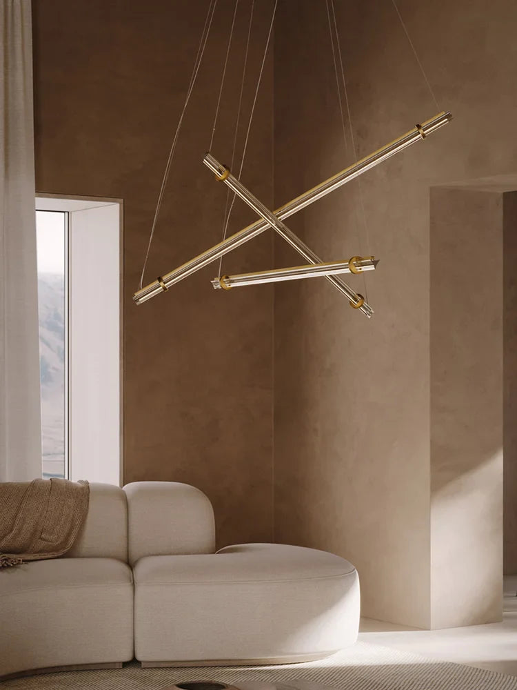 moderne acryl en koperen kroonluchter met minimalistisch decoratief design