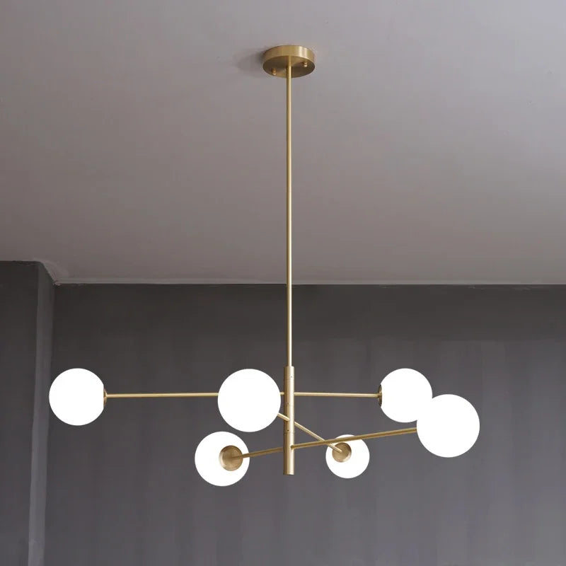 moderne koperen led kroonluchter met matte glazen bol