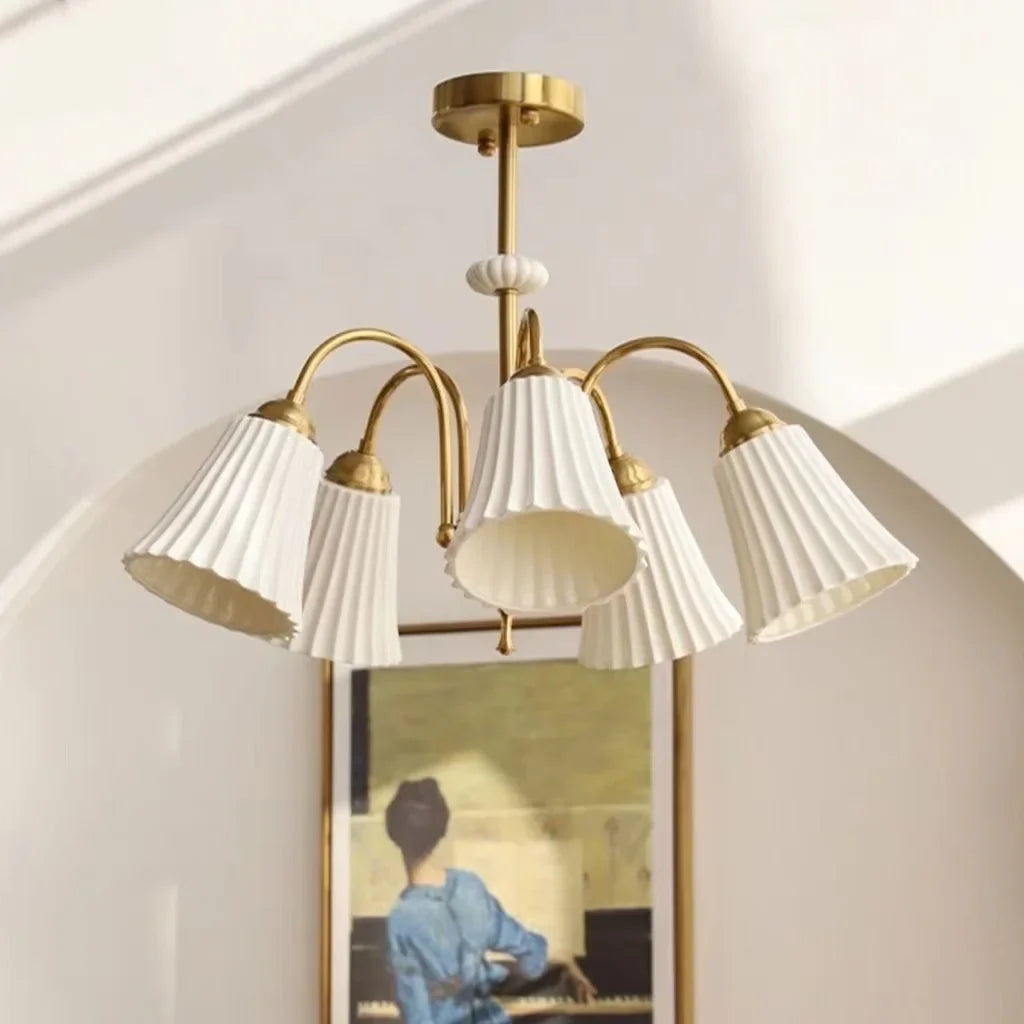 Franse retro kroonluchter van keramiek en koper Amerikaanse stijl design