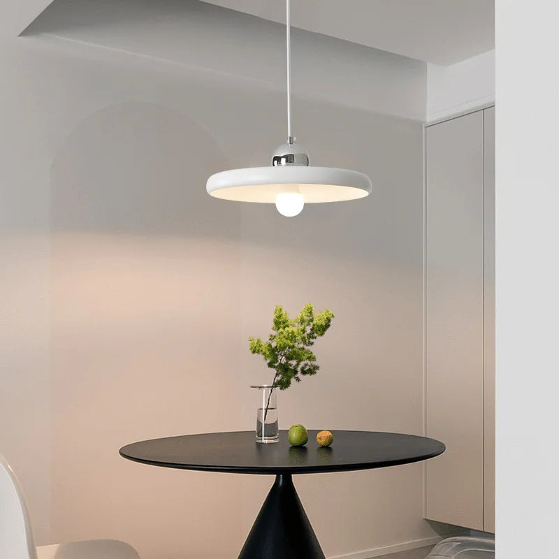 bauhaus ufo kroonluchter voor eetkamer en woonkamer