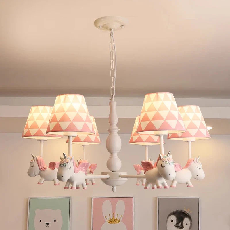 draaiende led-kroonluchter voor kinderen in romantische en warme Scandinavische stijl