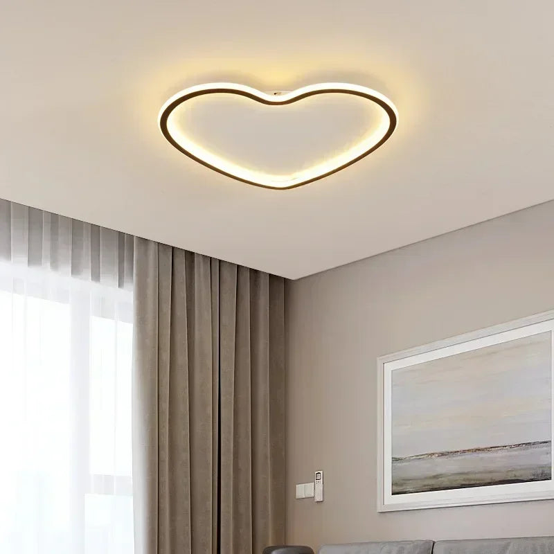Moderne kroonluchter die elegant interieur verlicht