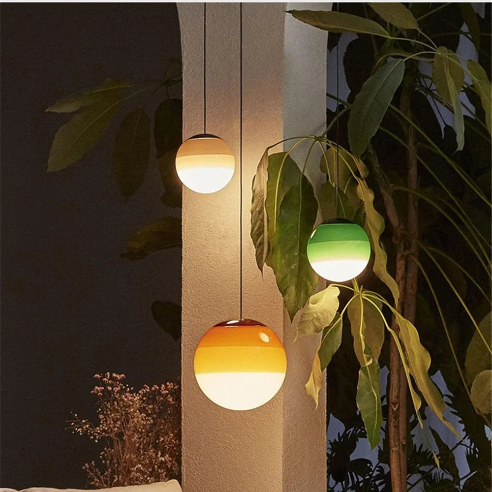 nordische hanglamp van getint glas met creatieve led-verlichting