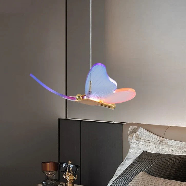 luxe gouden nordische hanglamp met meerkleurige vlinders