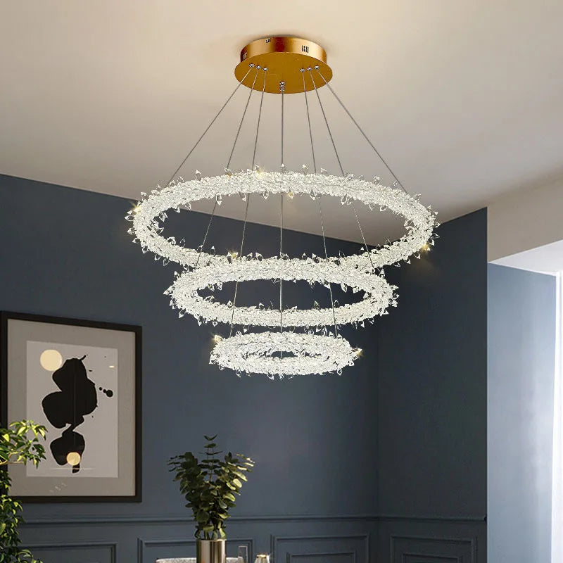 moderne kristallen kroonluchter met design voor elegante binnenhuisdecoratie