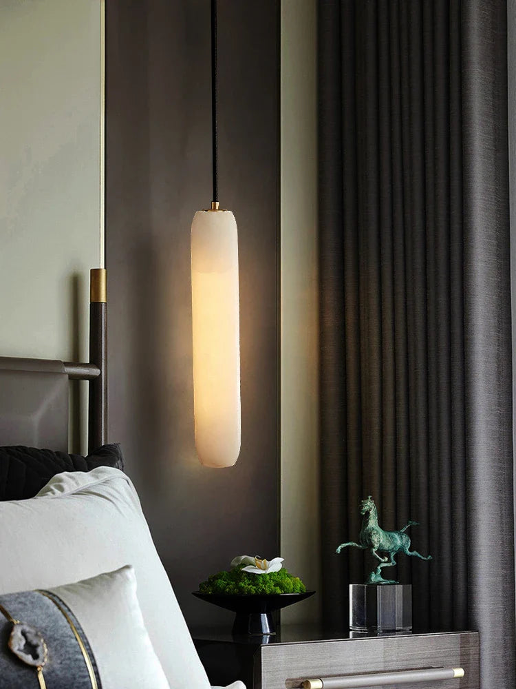 moderne kroonluchter van natuurlijk marmer en minimalistisch koper voor decoratie