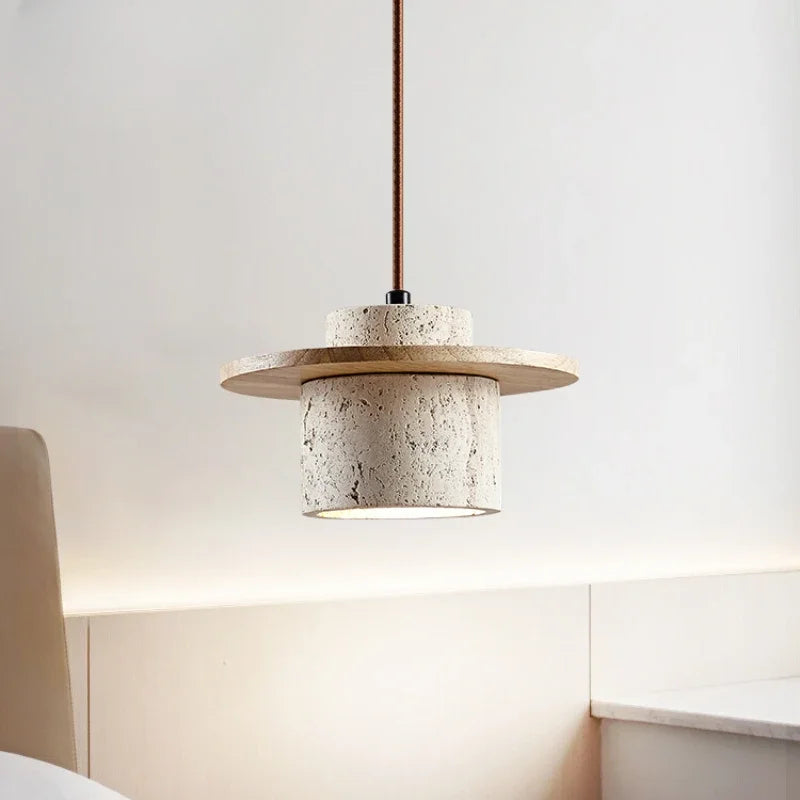 Elegante vintage kroonluchter met edelstenen.