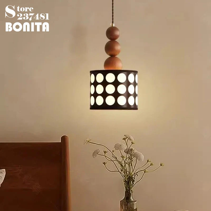 retro kroonluchter met notenboom en stippen voor binnenhuisdecoratie