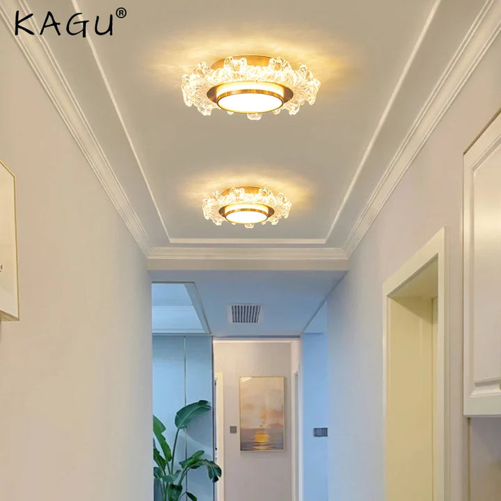 "Moderne hanglamp verlicht binnenruimte"