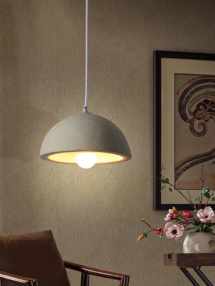 minimalistische Scandinavische wabi sabi designlamp voor restaurant en bar