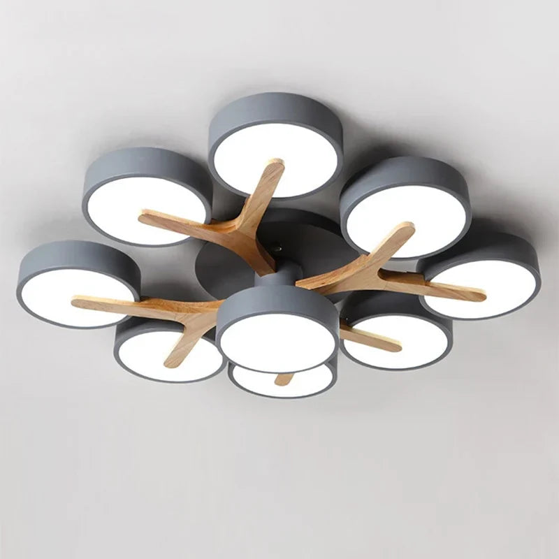 Scandinavische houten kroonluchter in moderne stijl