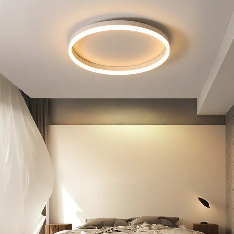 Elegant eigentijds verlicht plafond