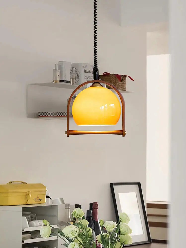 Vintage kroonluchter van kostbaar hout met design