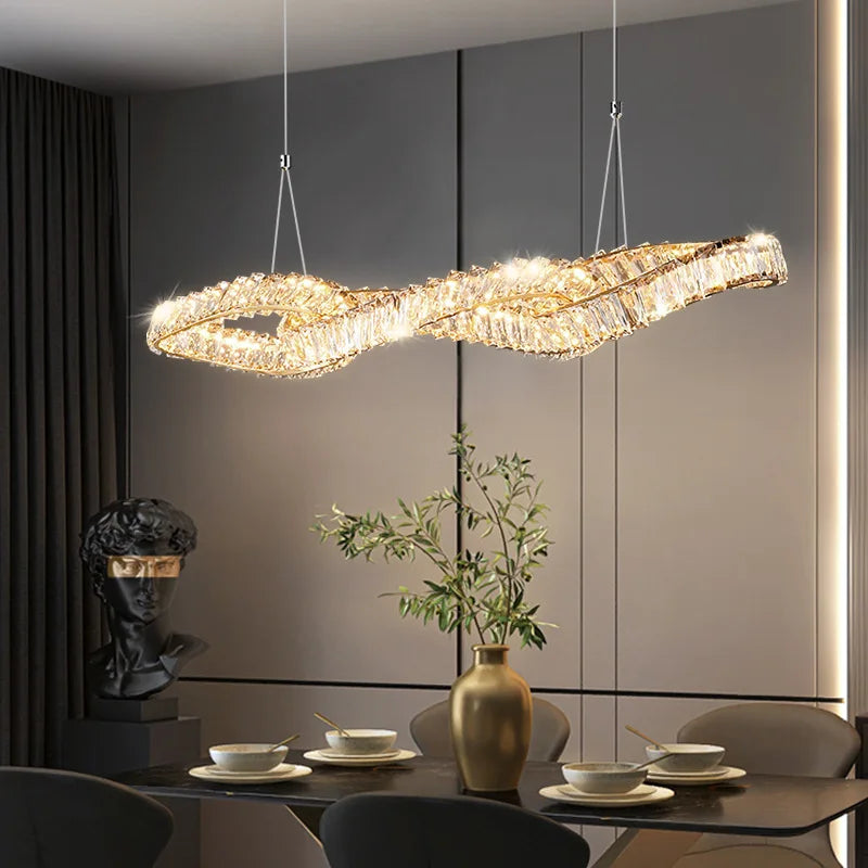 Moderne luxe LED hanglampen van kristal, goudkleurig en hangend