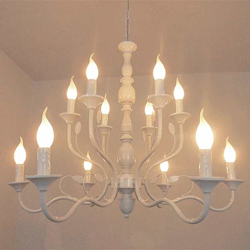 retro zwarte ijzeren kroonluchter in vintage industriële stijl voor binnenverlichting