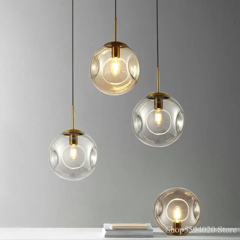 eenvoudige industriële hangkroonluchter met bolvormig modern Noordse glas