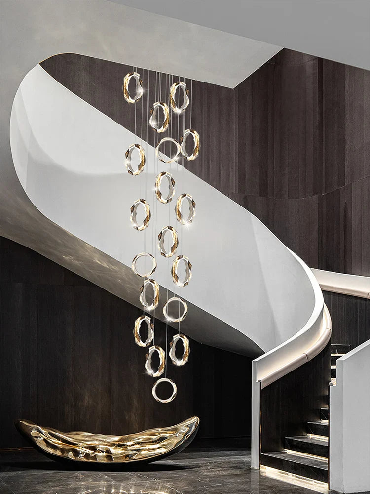 noordse designkroonluchter voor loft en elegante trappen