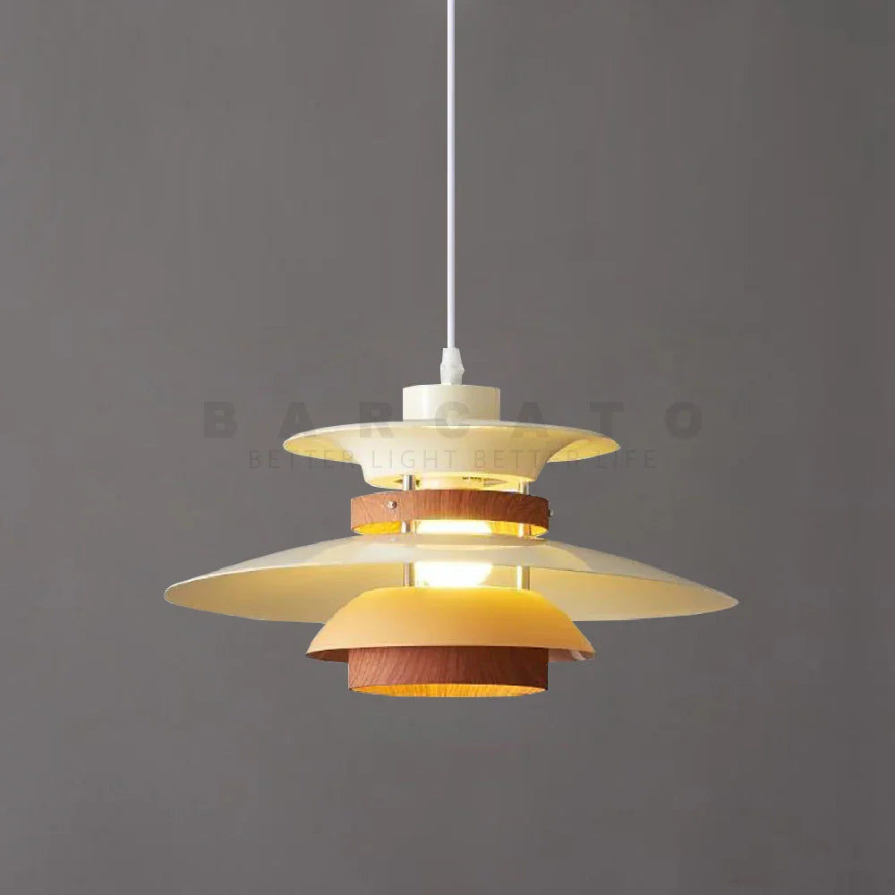 Scandinavische hanglamp van natuurlijk hout
