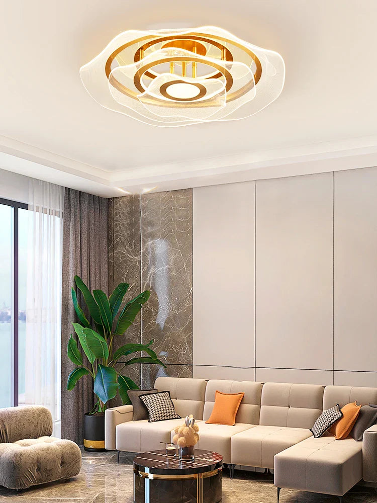 Gouden kroonluchter eigentijds elegant design