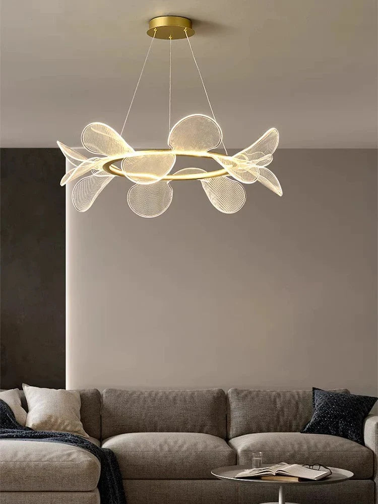 minimalistische acrylkroonluchter met creatief bloembladontwerp