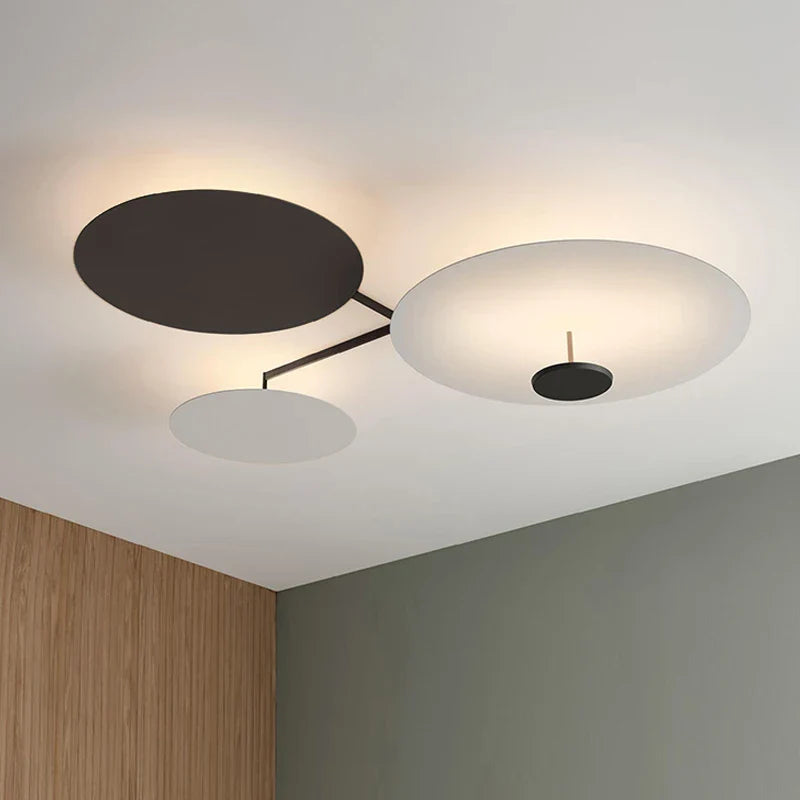 Moderne lamp die binnenruimte verlicht